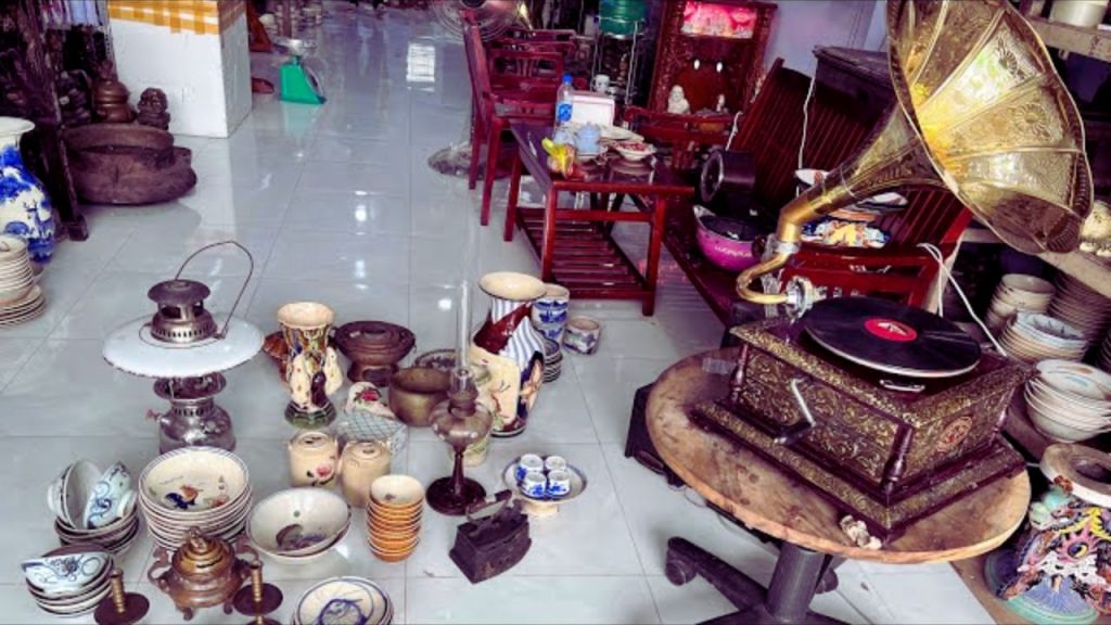 Cửa hàng Đồ Cũ Tuệ Anh: Địa chỉ tin cậy thu mua gốm sứ cũ tại TP HCM